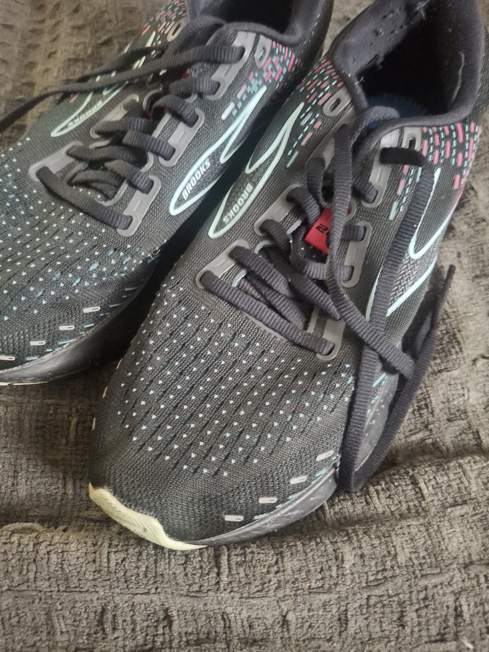 Brooks Women's Athletic Shoes in Black with Aqua and Pink Accents